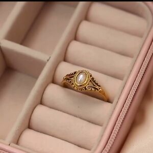 Pearl Ring 18K Gold Stainless Steel Size 8